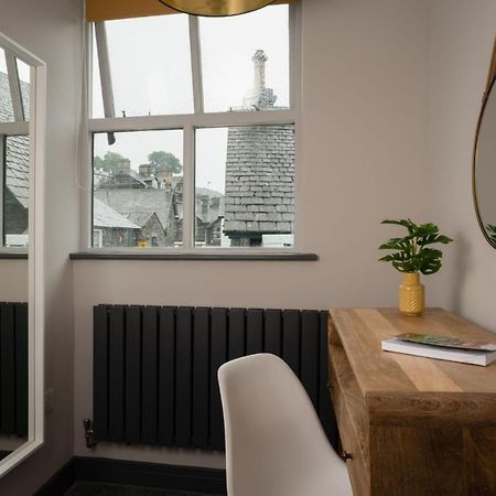 Spacious - Contemporary 2Br Apartment - Central Ambleside - Parking Екстер'єр фото